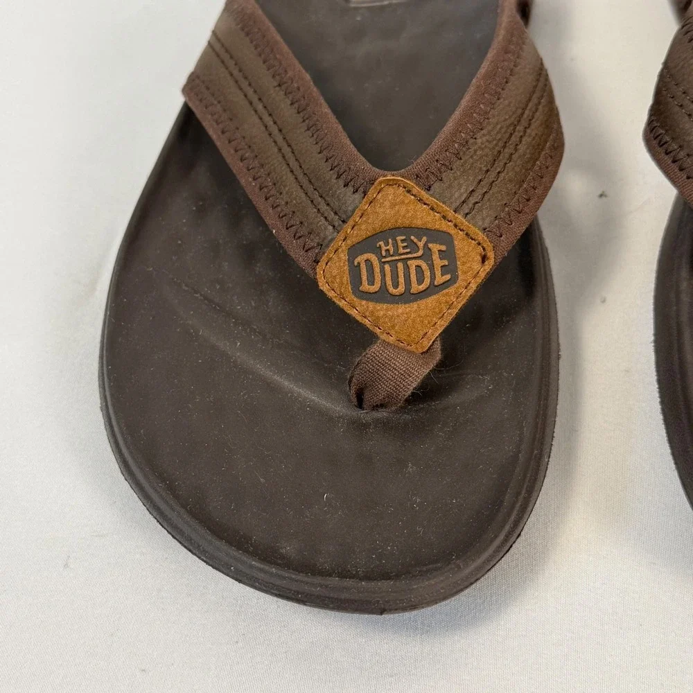 Hey Dude Myers Flip Flops Classic Thong Sandals Mens M8 Brown‎ Leather Strap